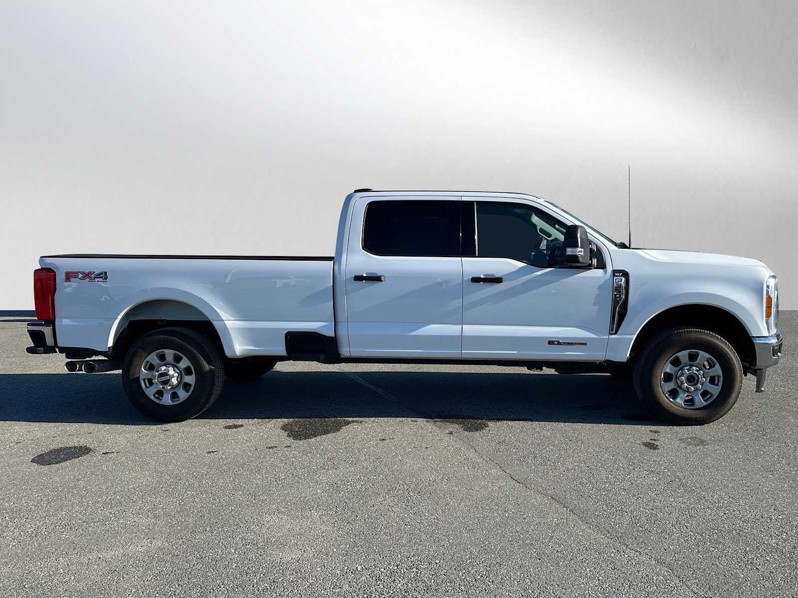 2023 Ford Super Duty F-350 SRW XL