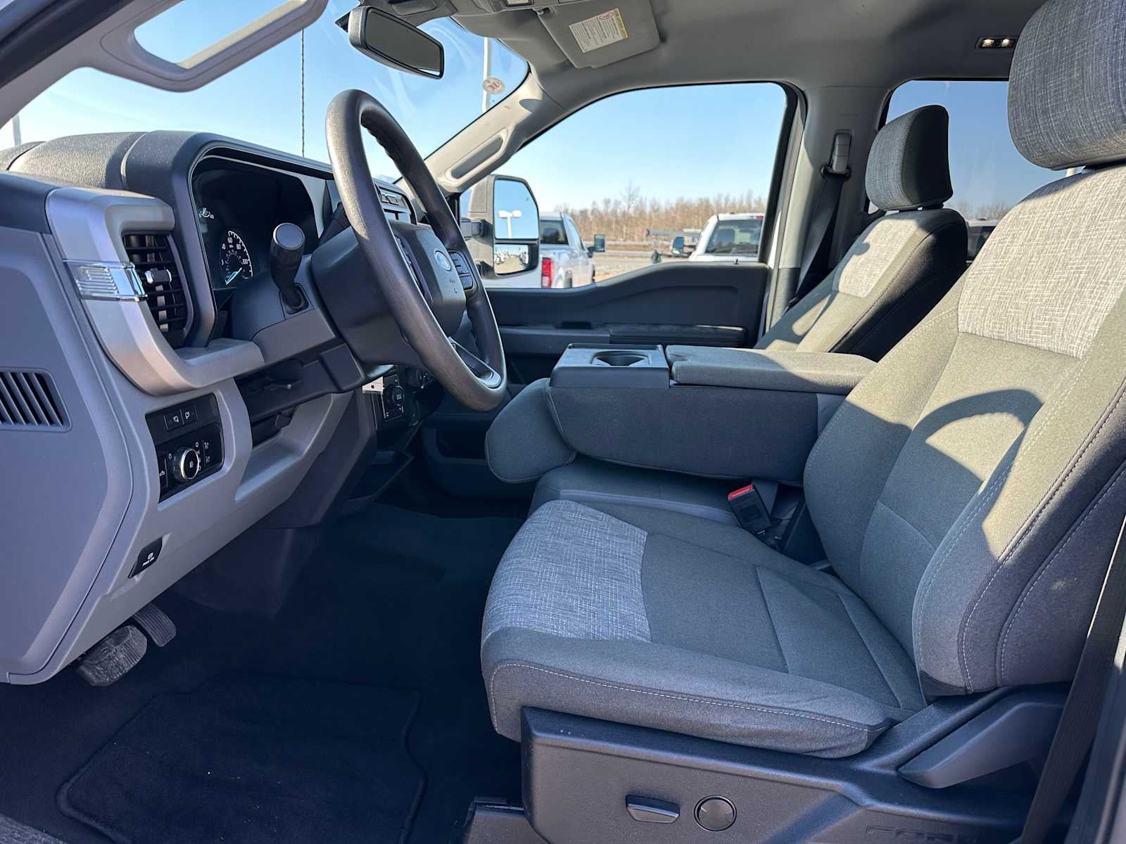 2023 Ford Super Duty F-350 SRW XL