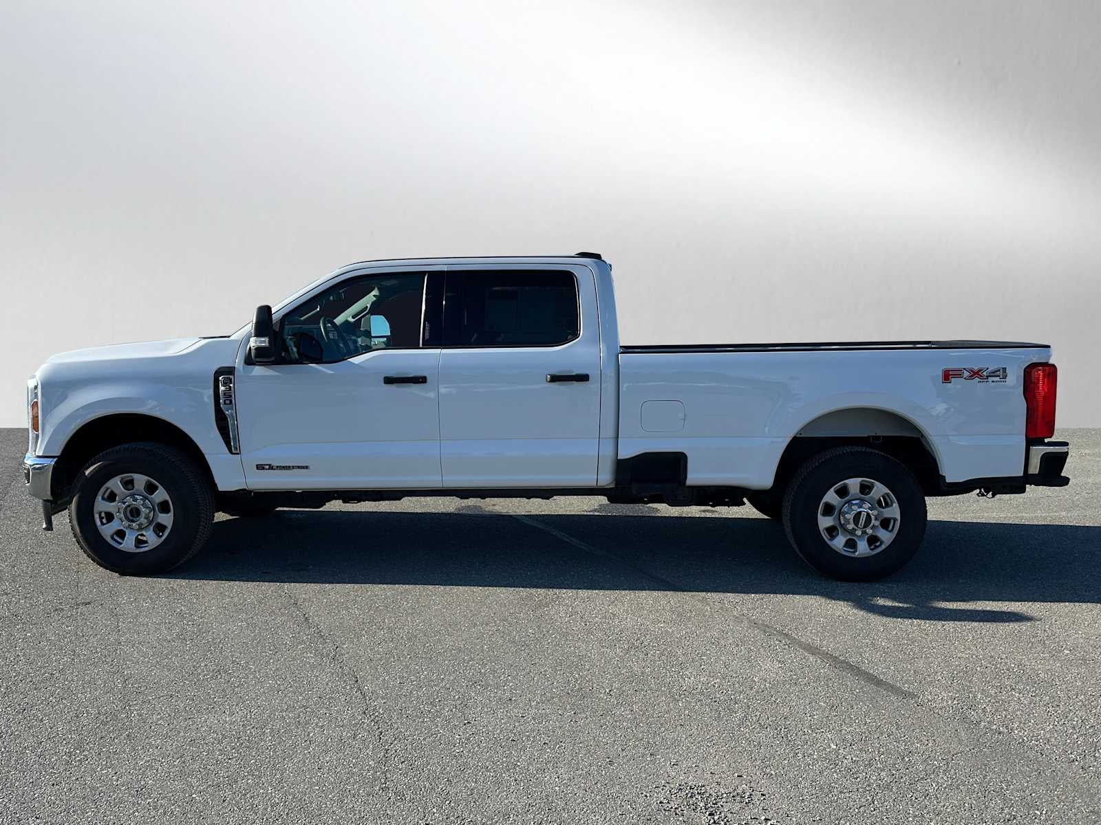 2023 Ford Super Duty F-350 SRW XL