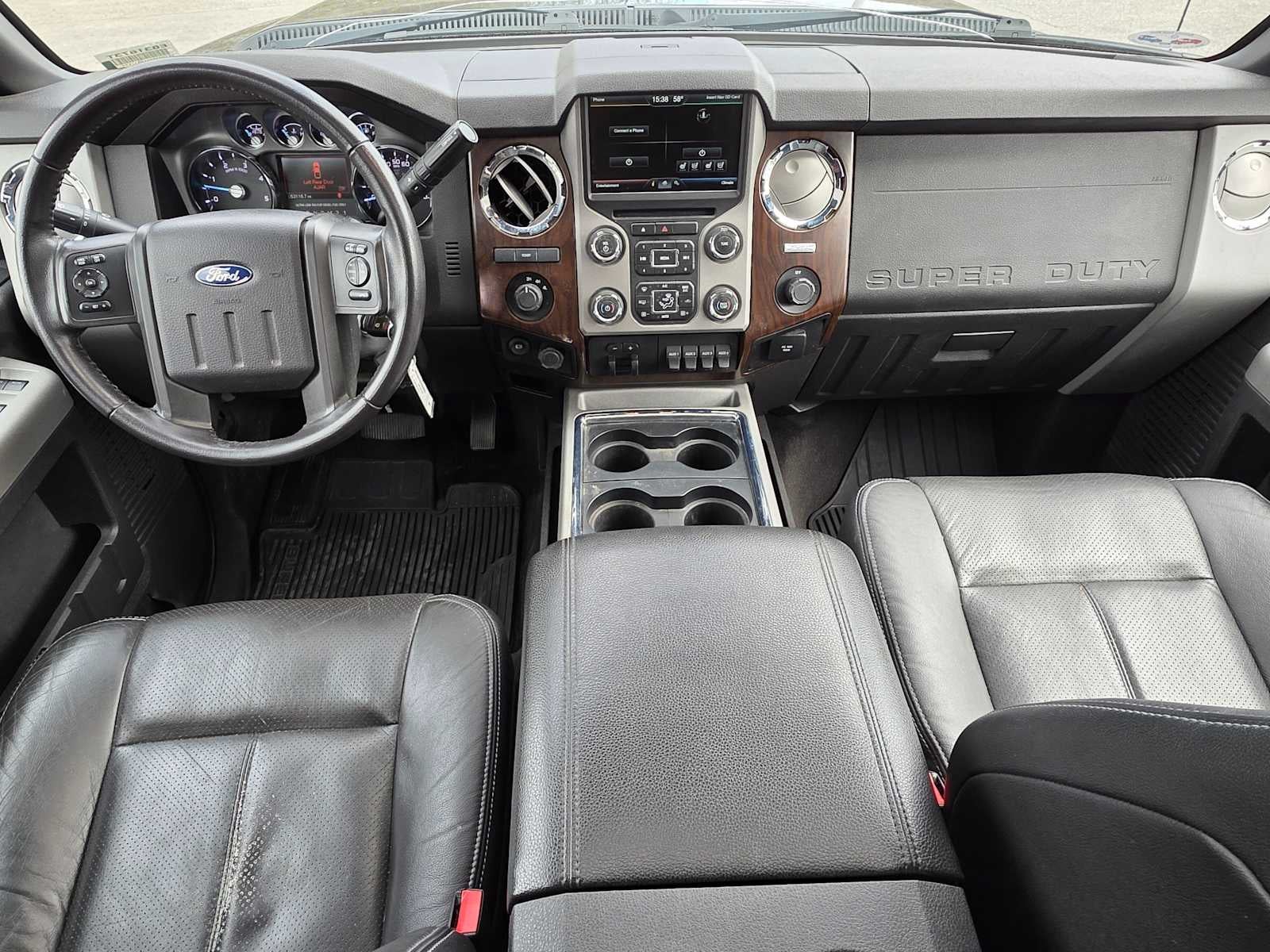 2015 Ford Super Duty F-350 DRW Lariat