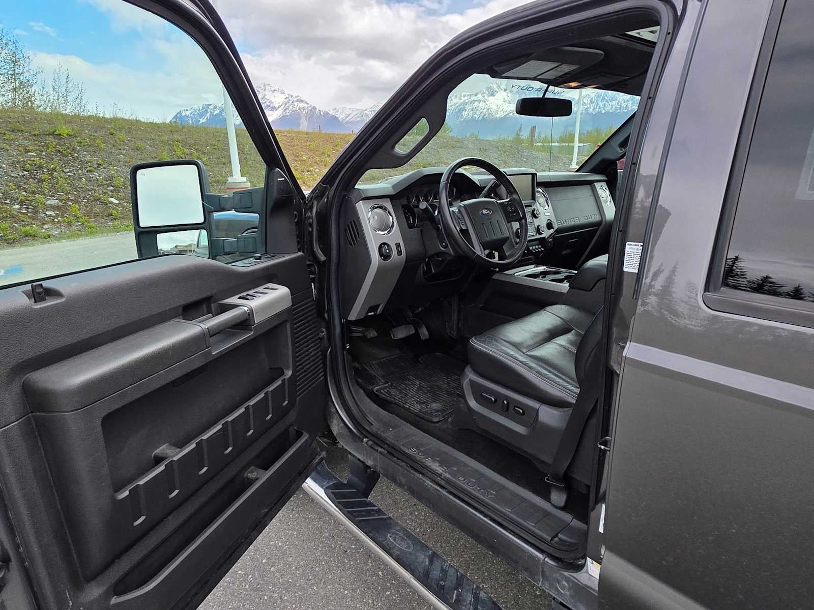 2015 Ford Super Duty F-350 DRW Lariat