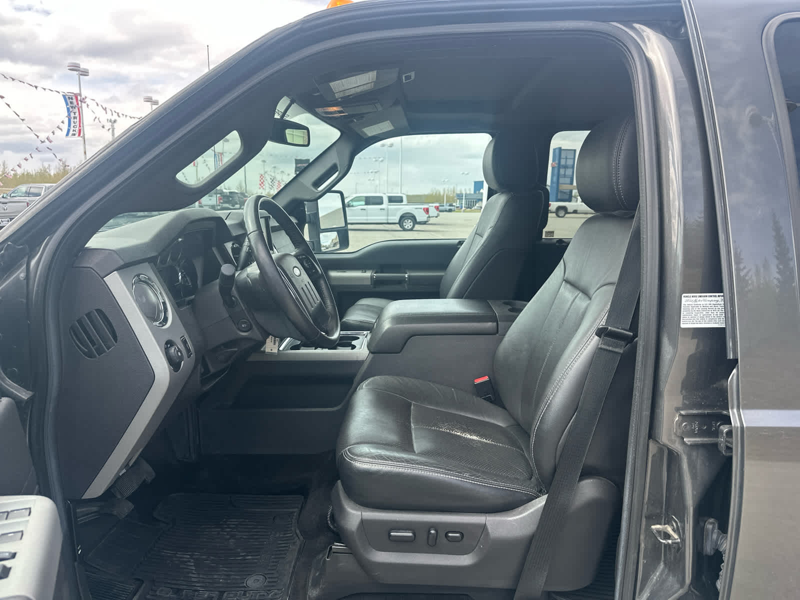 2015 Ford Super Duty F-350 DRW Lariat