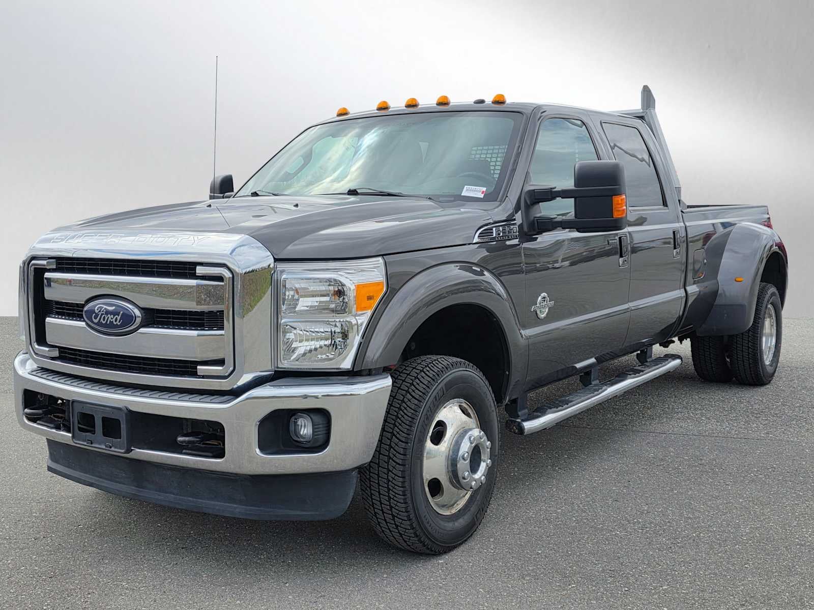 2015 Ford Super Duty F-350 DRW Lariat