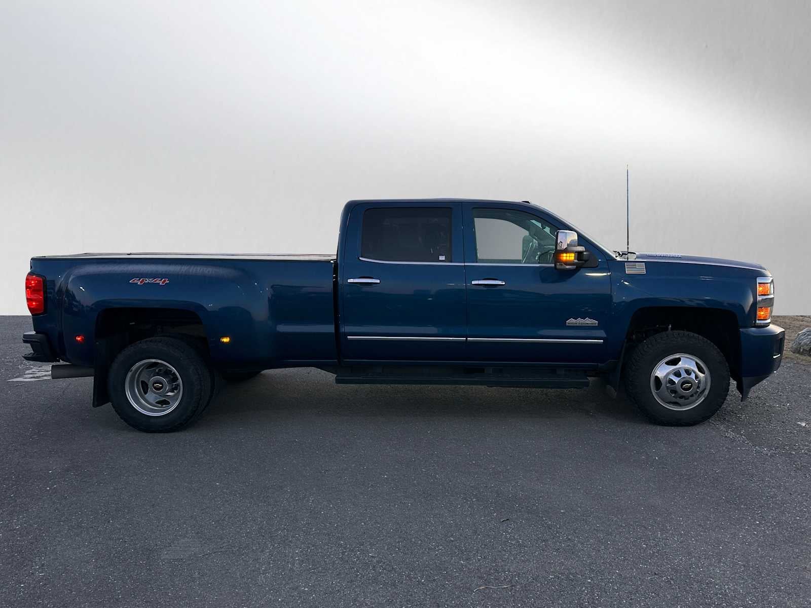 2015 Chevrolet Silverado 3500 HD High Country