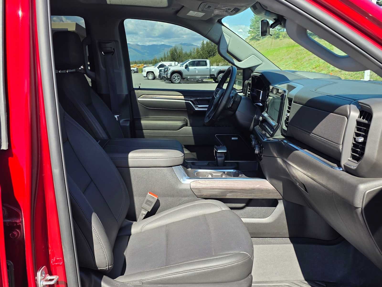 2025 Chevrolet Silverado 1500 LTZ