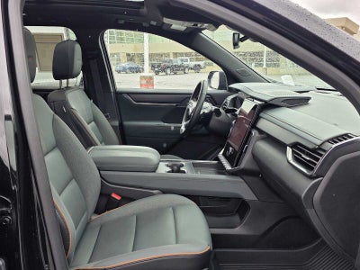 2025 GMC Acadia AT4