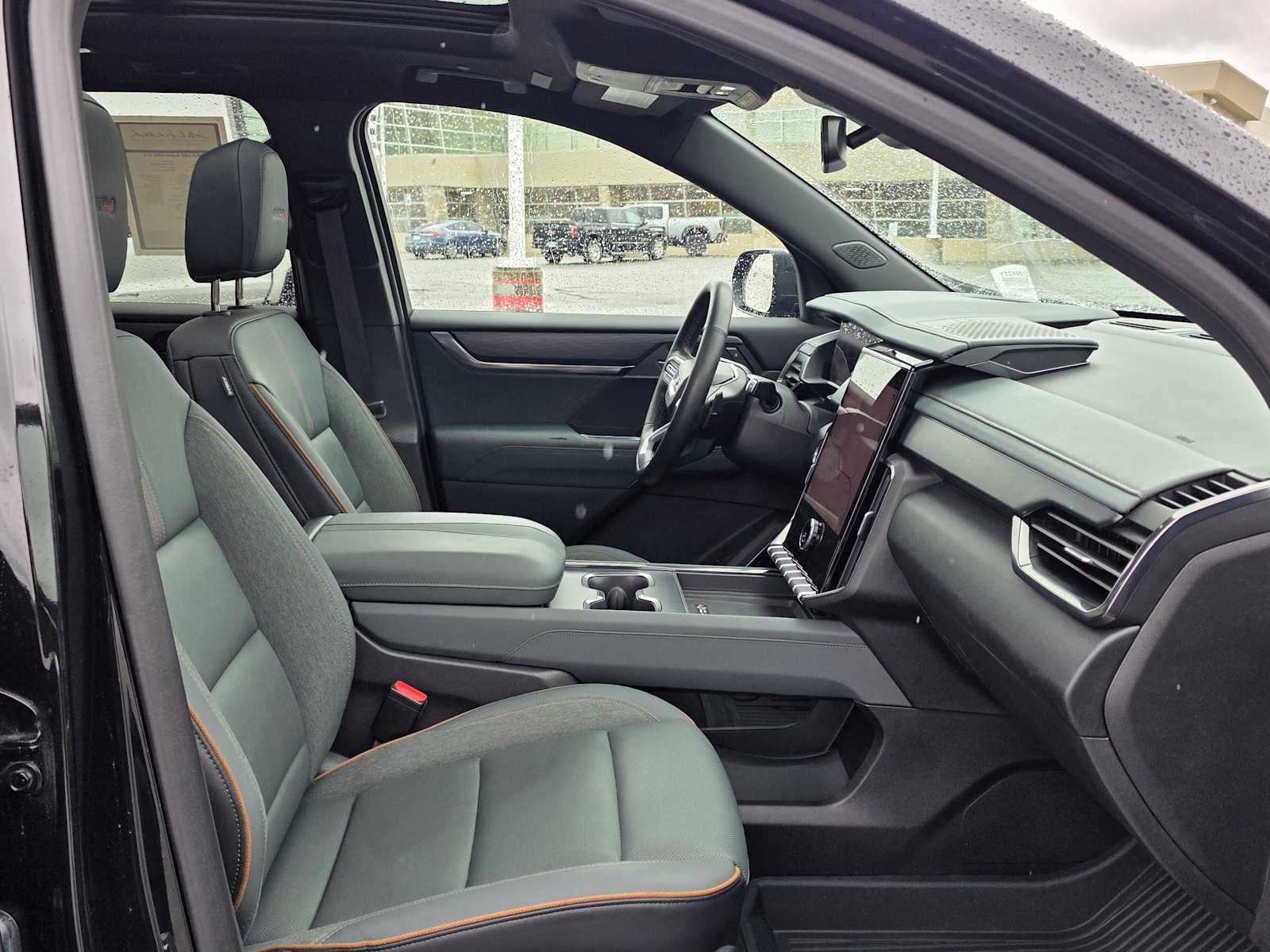 2025 GMC Acadia AT4