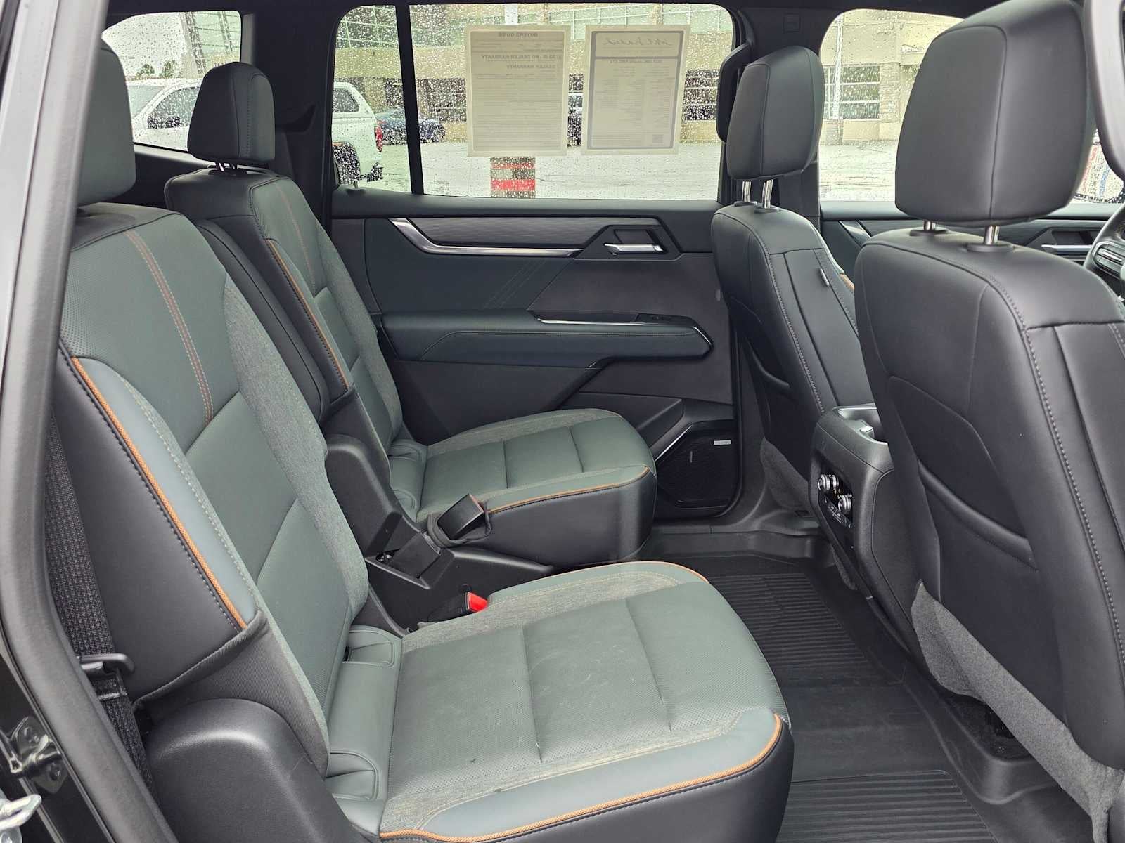 2025 GMC Acadia AT4