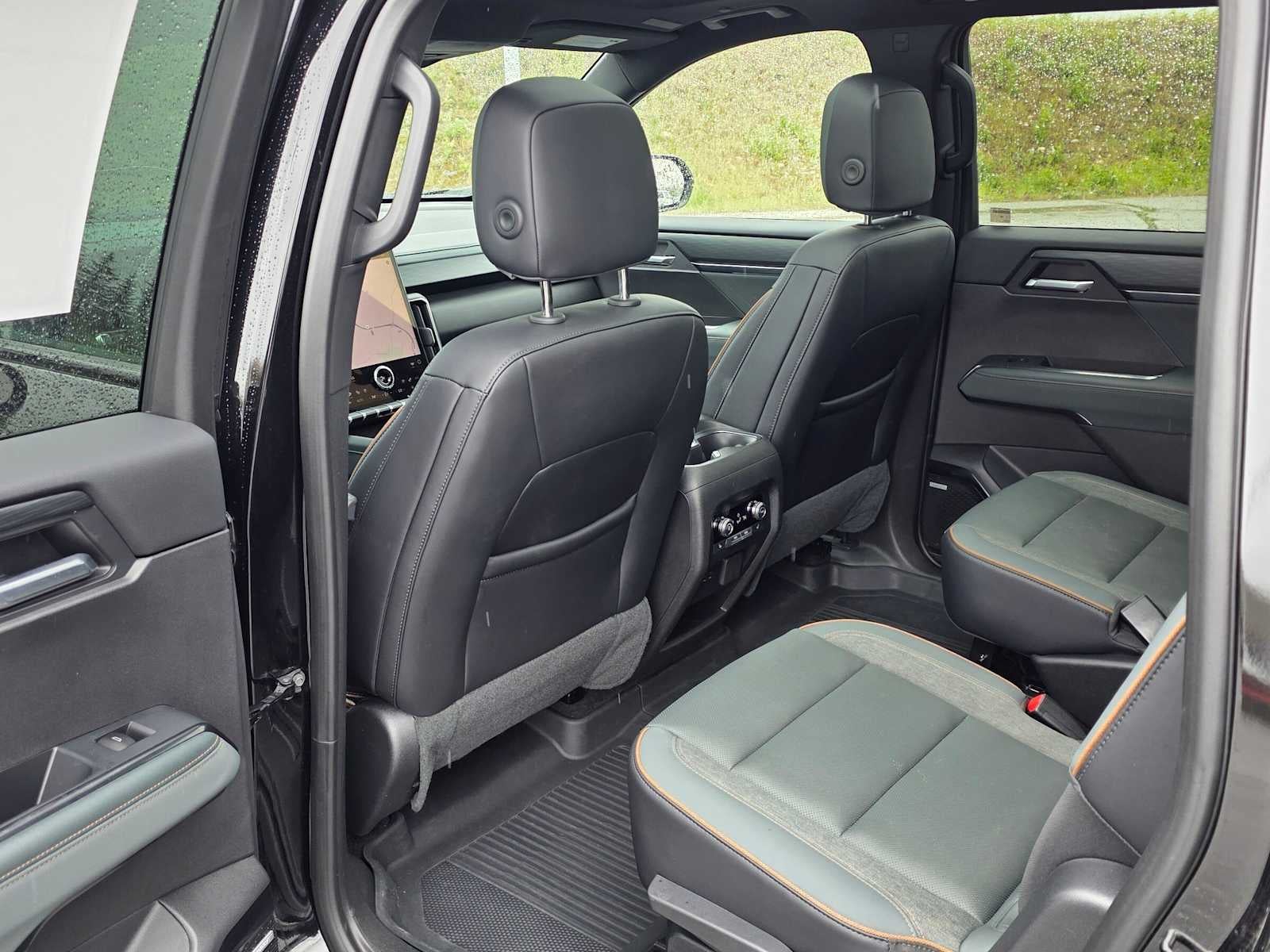 2025 GMC Acadia AT4