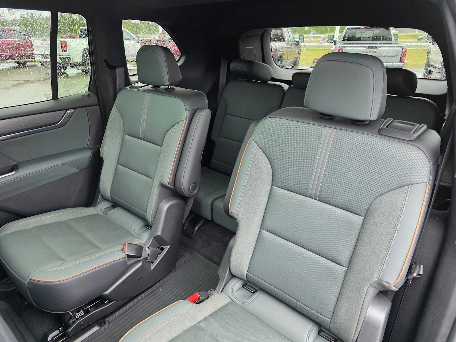 2025 GMC Acadia AT4