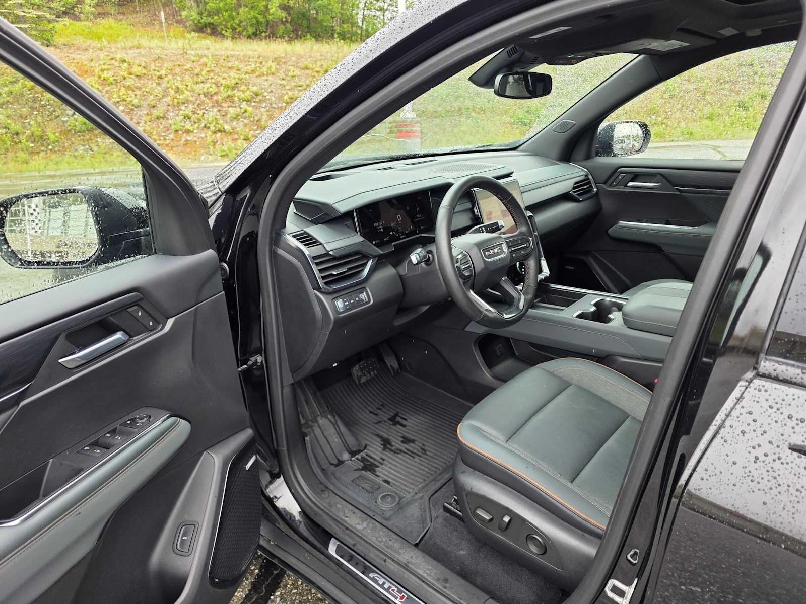2025 GMC Acadia AT4