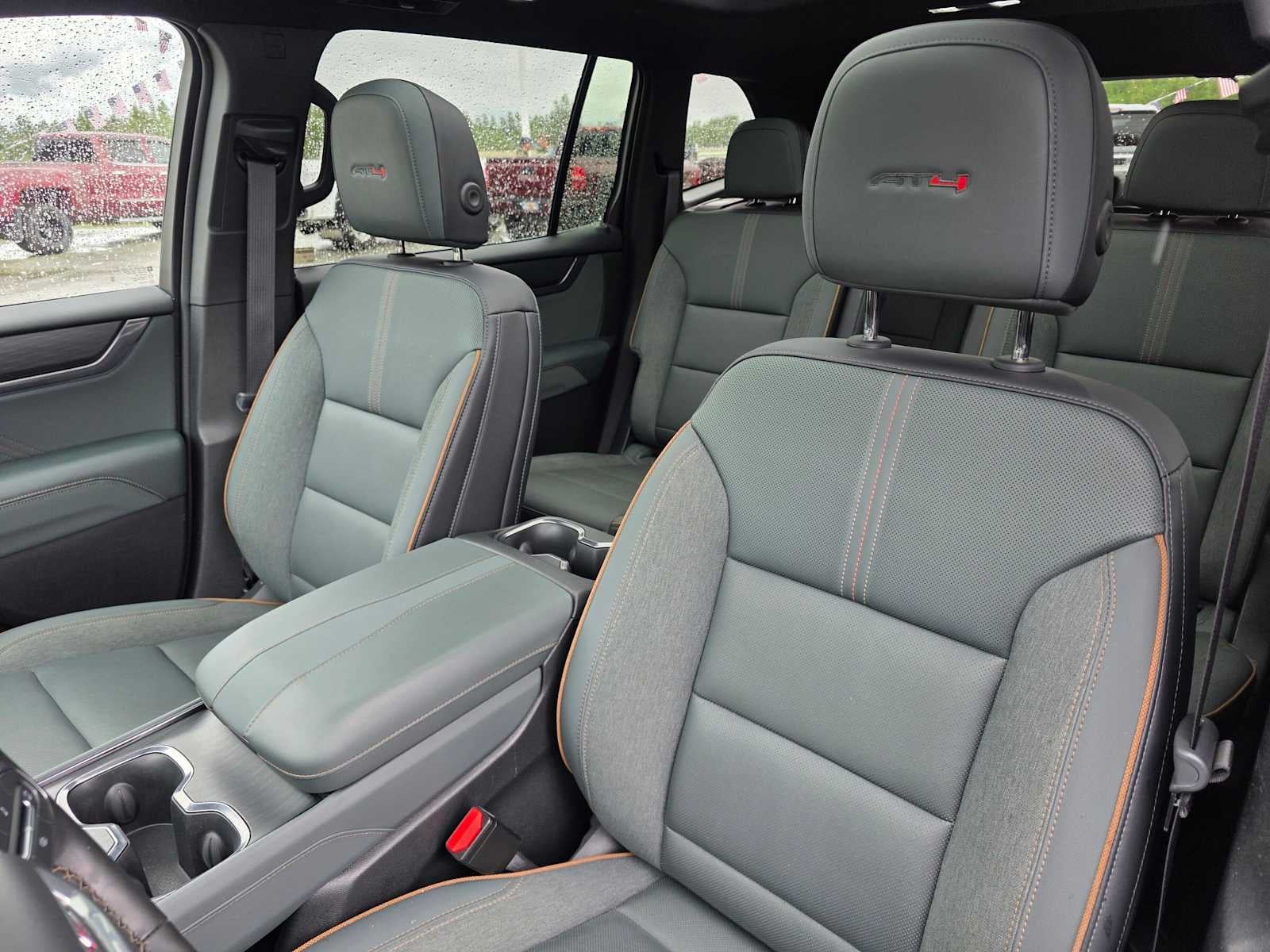 2025 GMC Acadia AT4