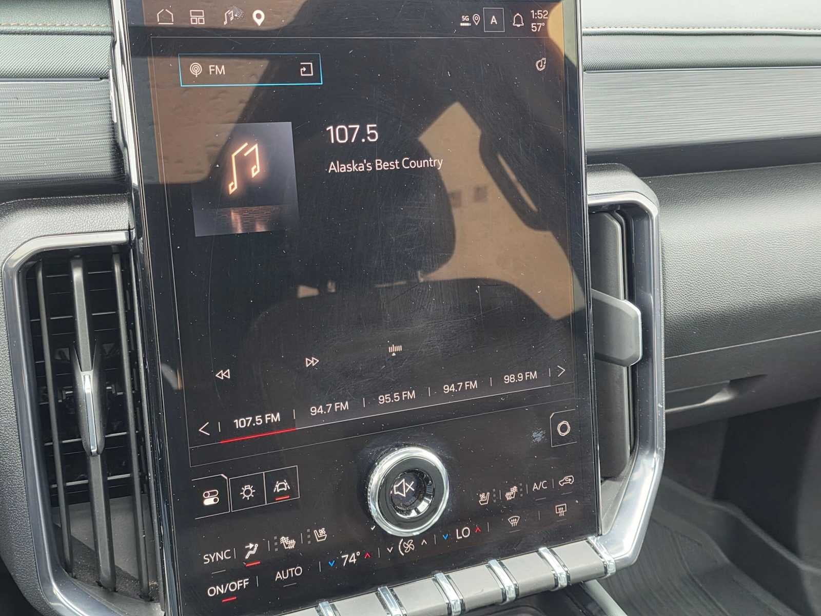 2025 GMC Acadia AT4