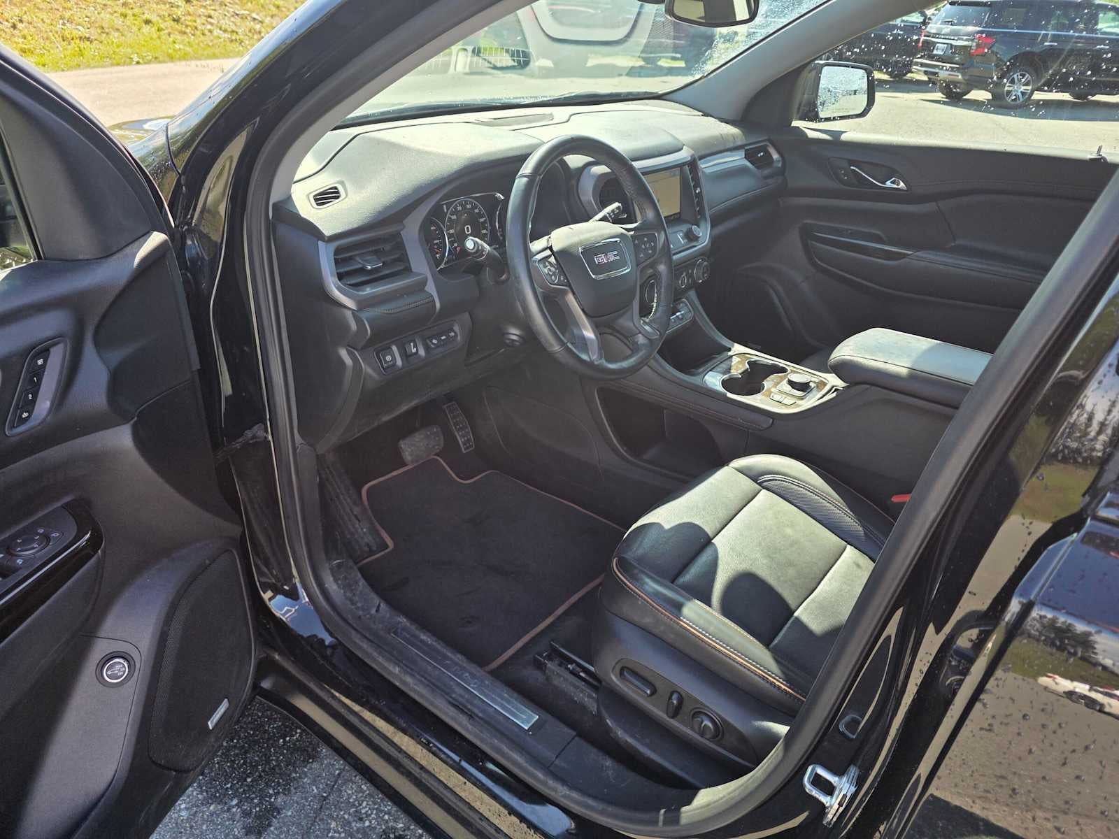2023 GMC Acadia AT4