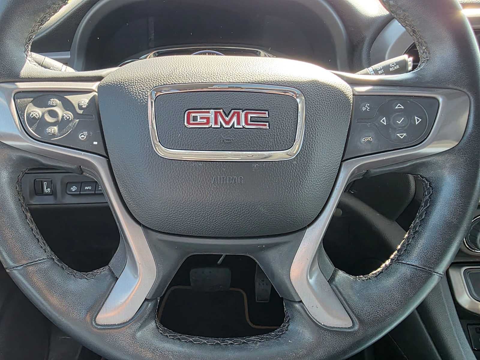 2023 GMC Acadia AT4