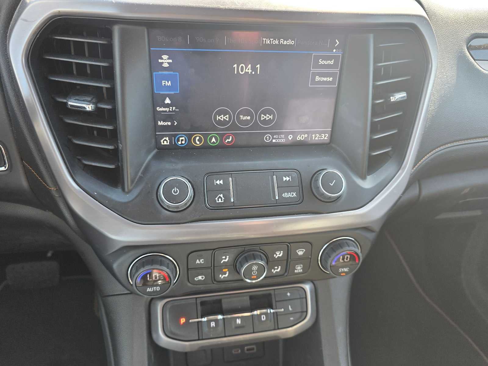 2023 GMC Acadia AT4