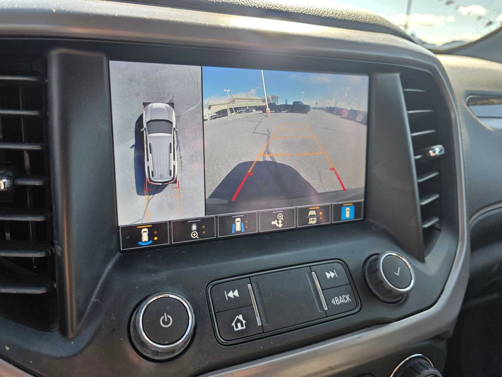 2023 GMC Acadia AT4