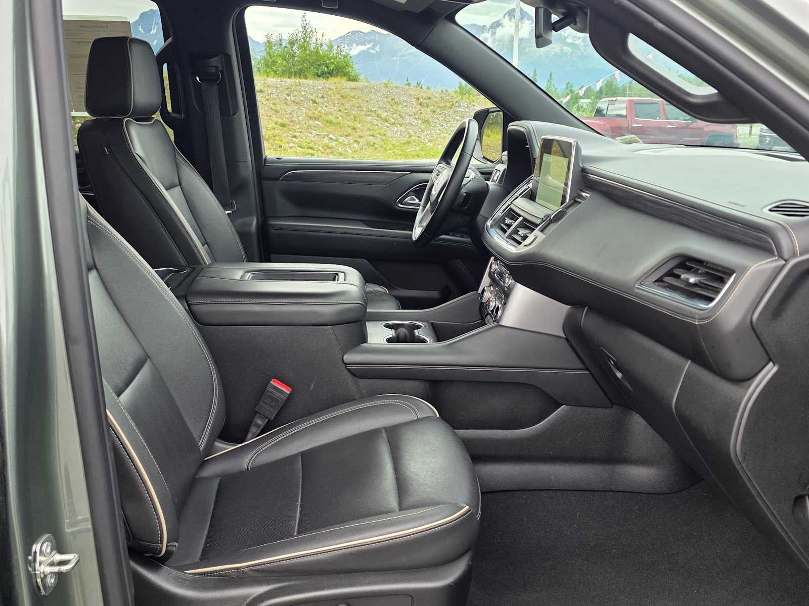 2024 GMC Yukon SLT