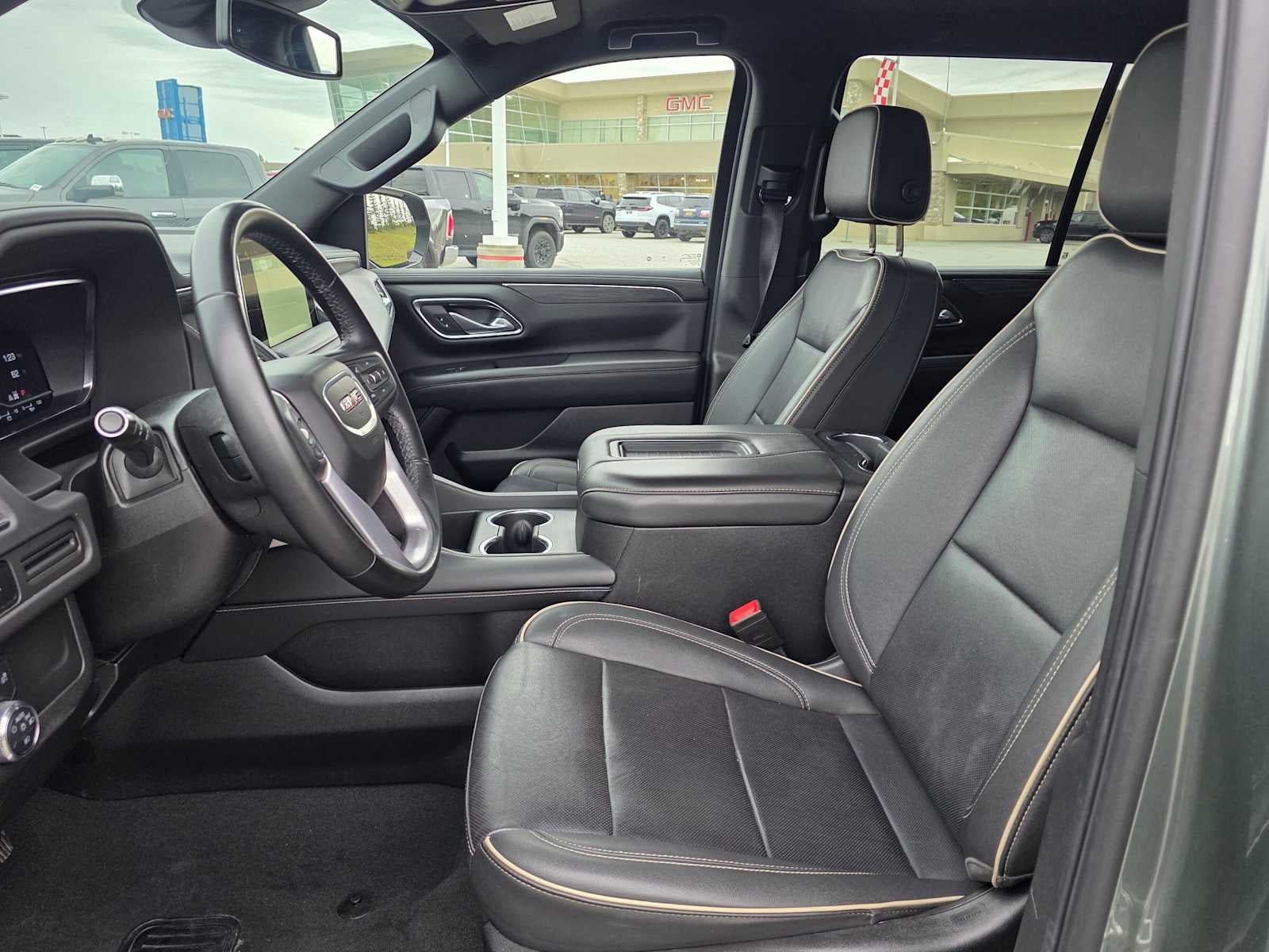 2024 GMC Yukon SLT