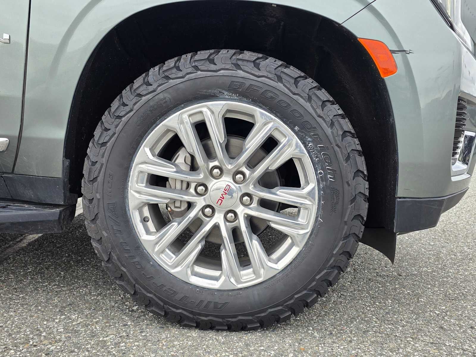 2024 GMC Yukon SLT