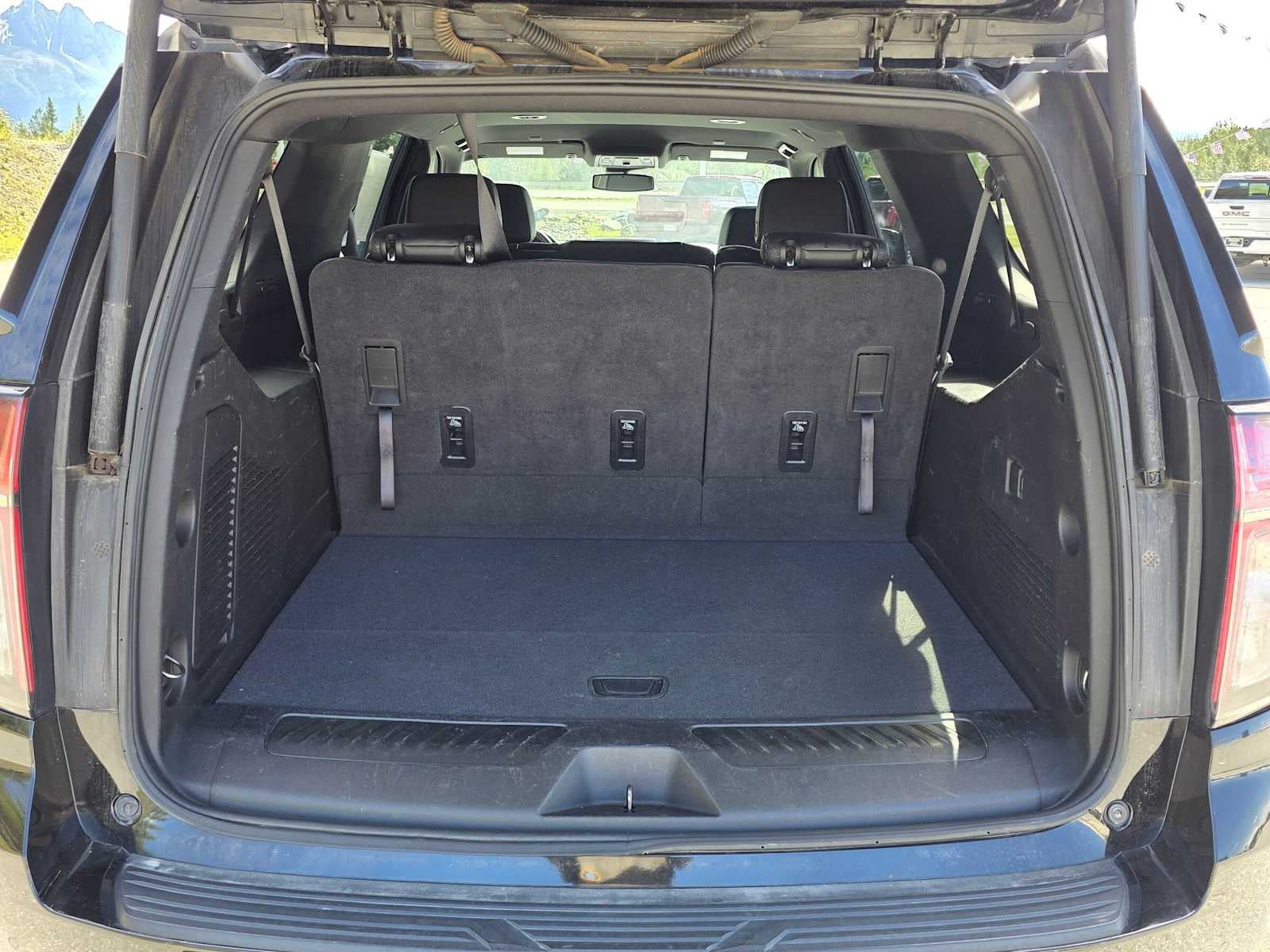 2024 Chevrolet Suburban LT