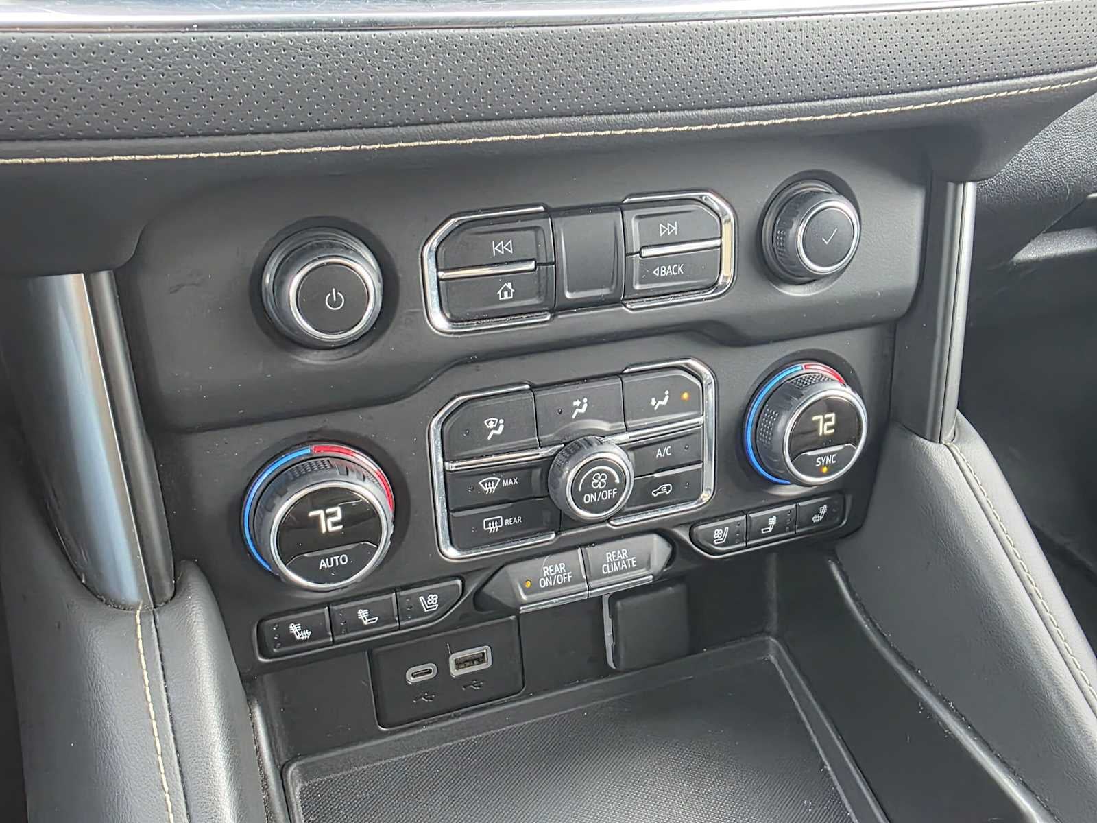 2024 Chevrolet Suburban Premier