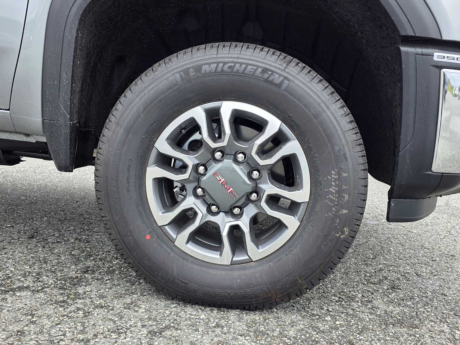2026 GMC Sierra 3500 HD SLE