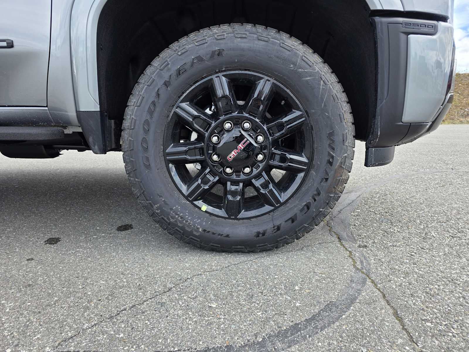 2026 GMC Sierra 2500HD AT4 - Photo 9