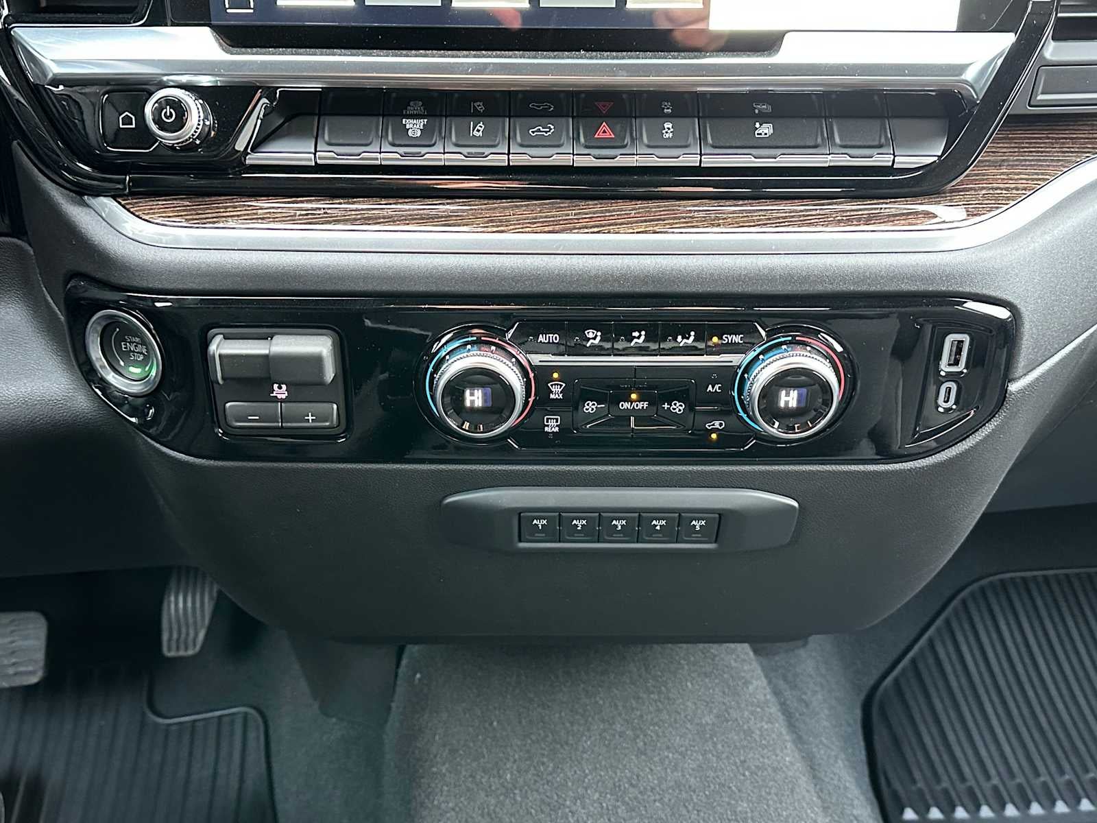 2026 GMC Sierra 3500 HD SLE