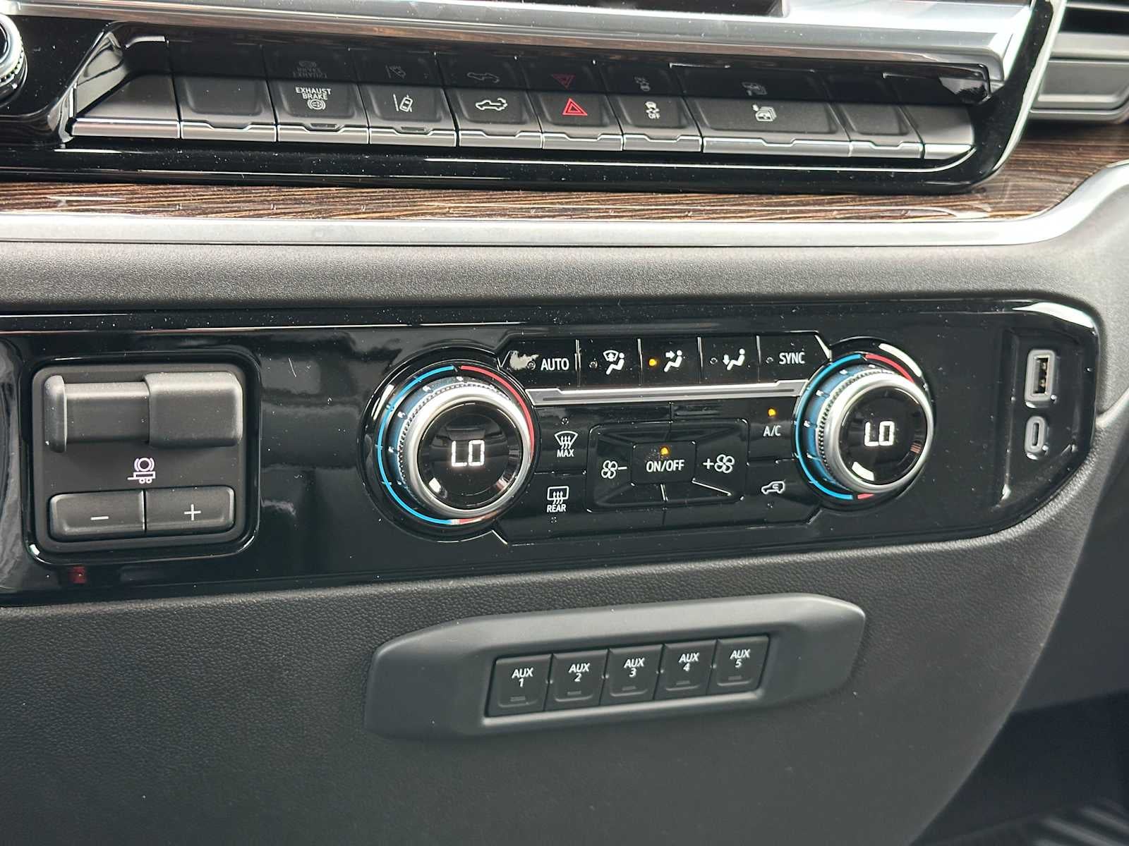 2025 GMC Sierra 3500 HD SLE