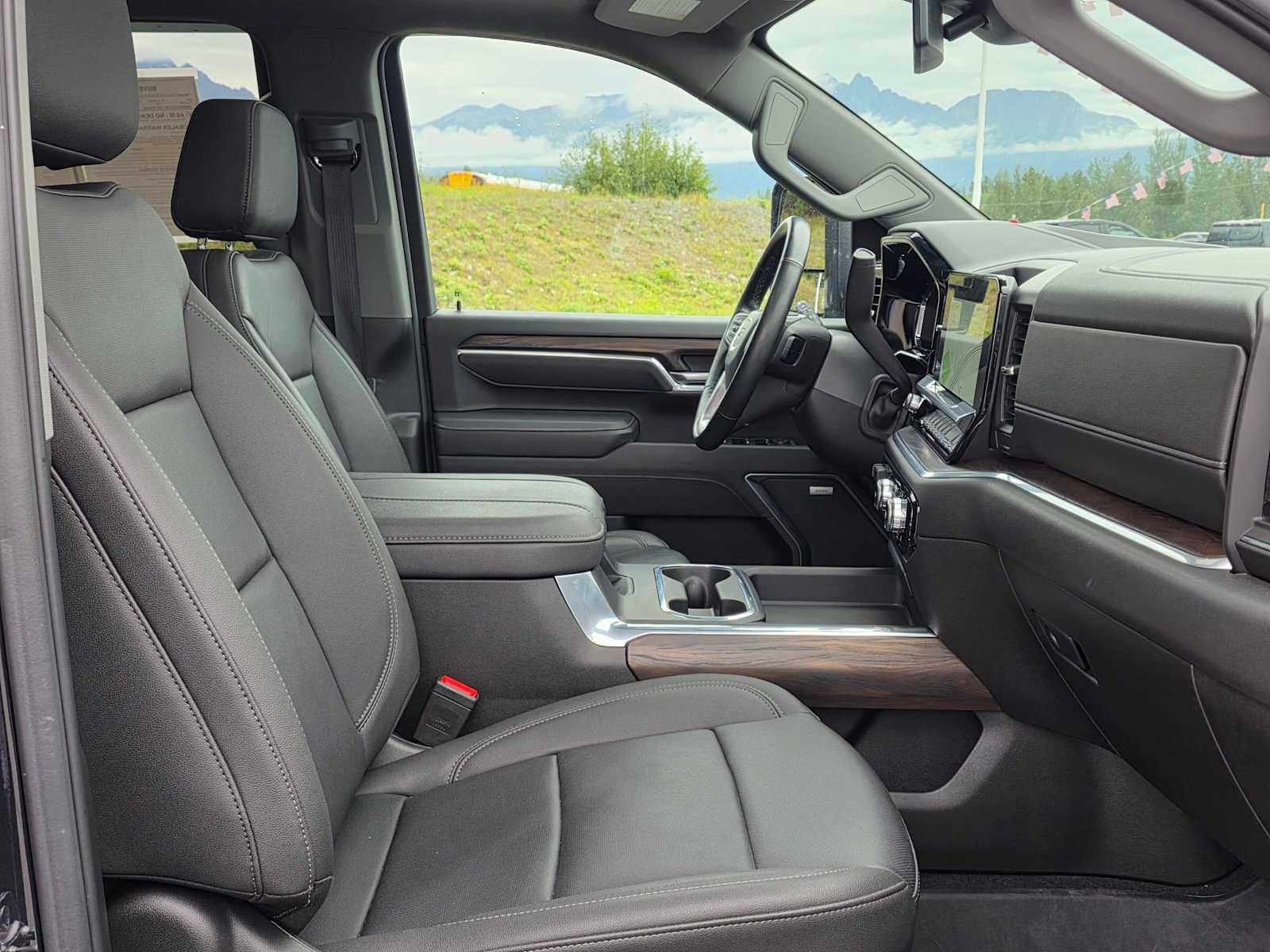 2025 GMC Sierra 3500 HD SLT