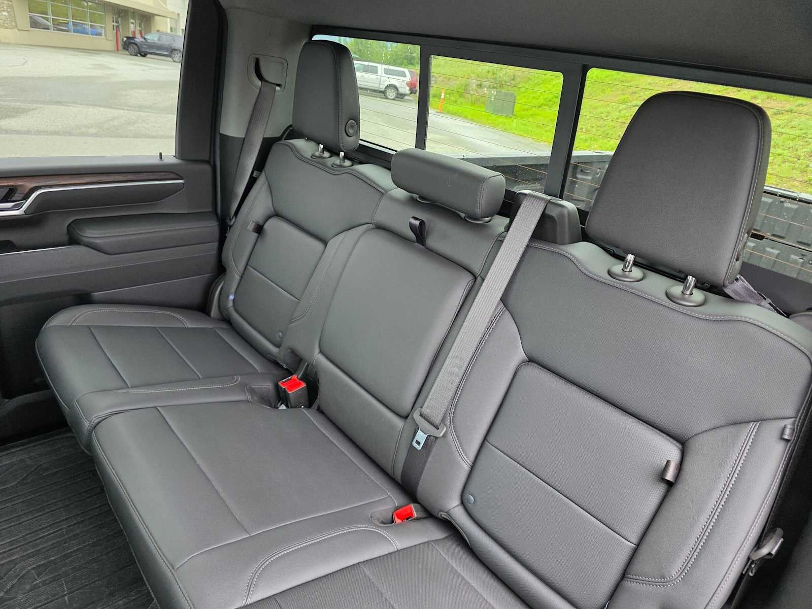 2025 GMC Sierra 3500 HD SLT