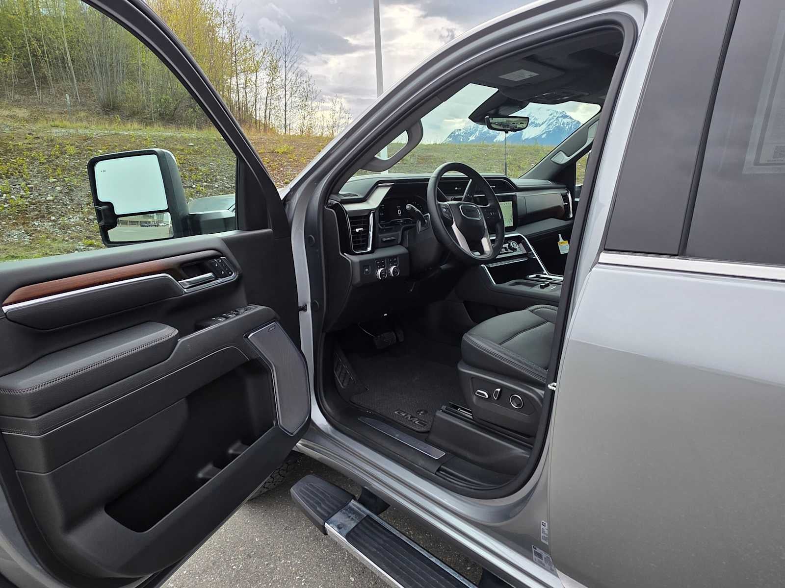 2025 GMC Sierra 3500 HD Denali