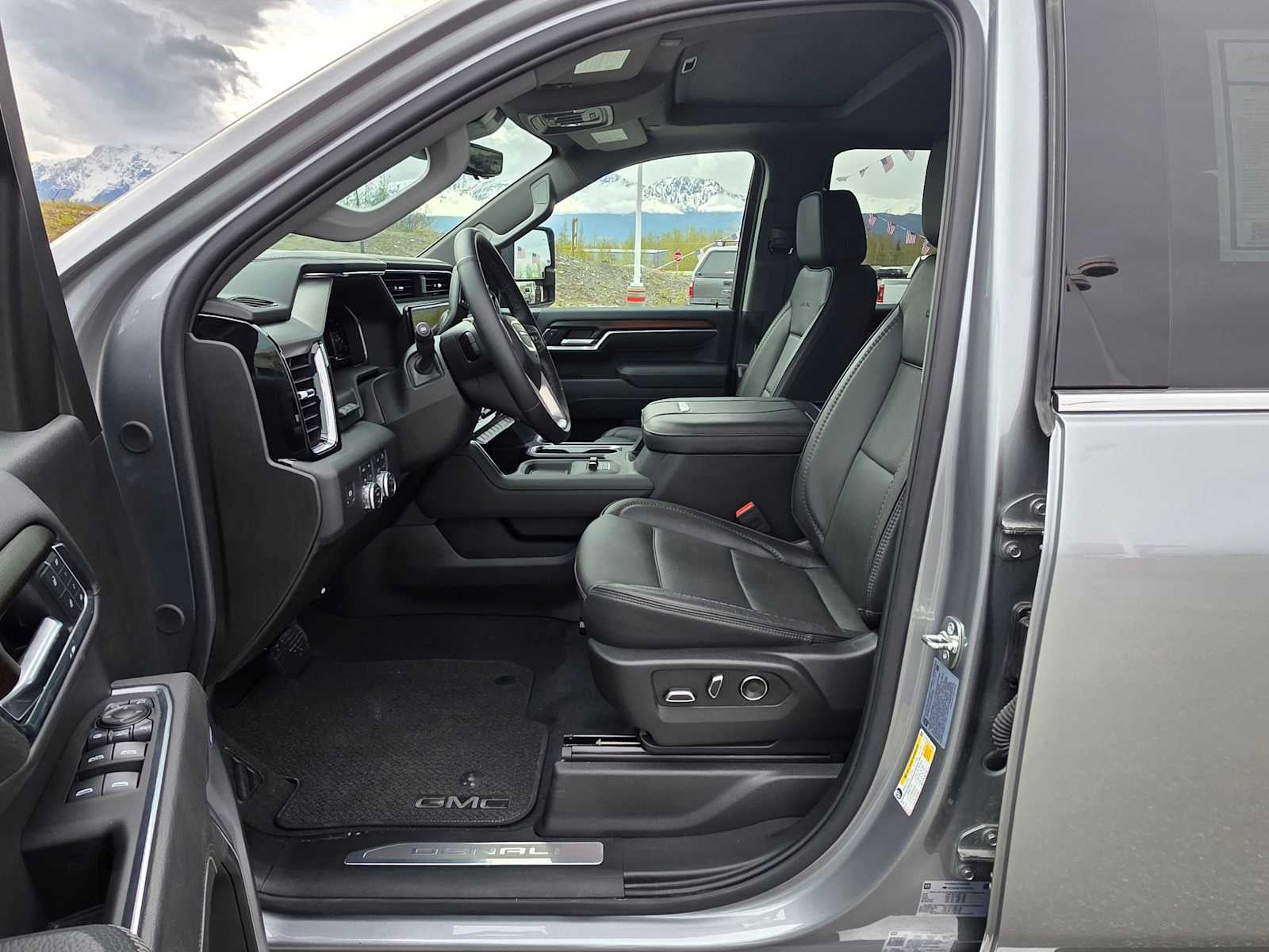 2025 GMC Sierra 3500 HD Denali
