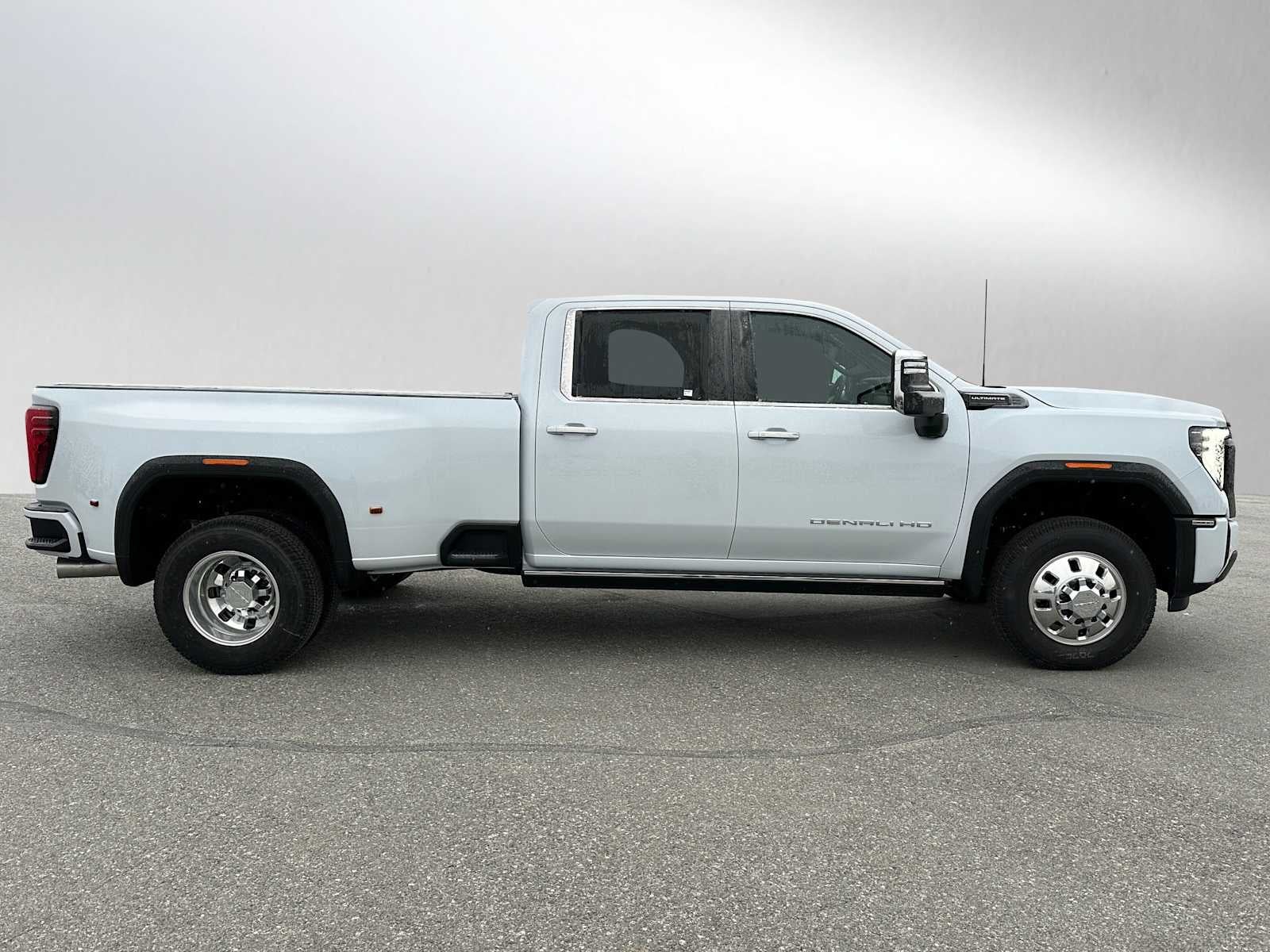 2026 GMC Sierra 3500 HD Denali Ultimate DRW