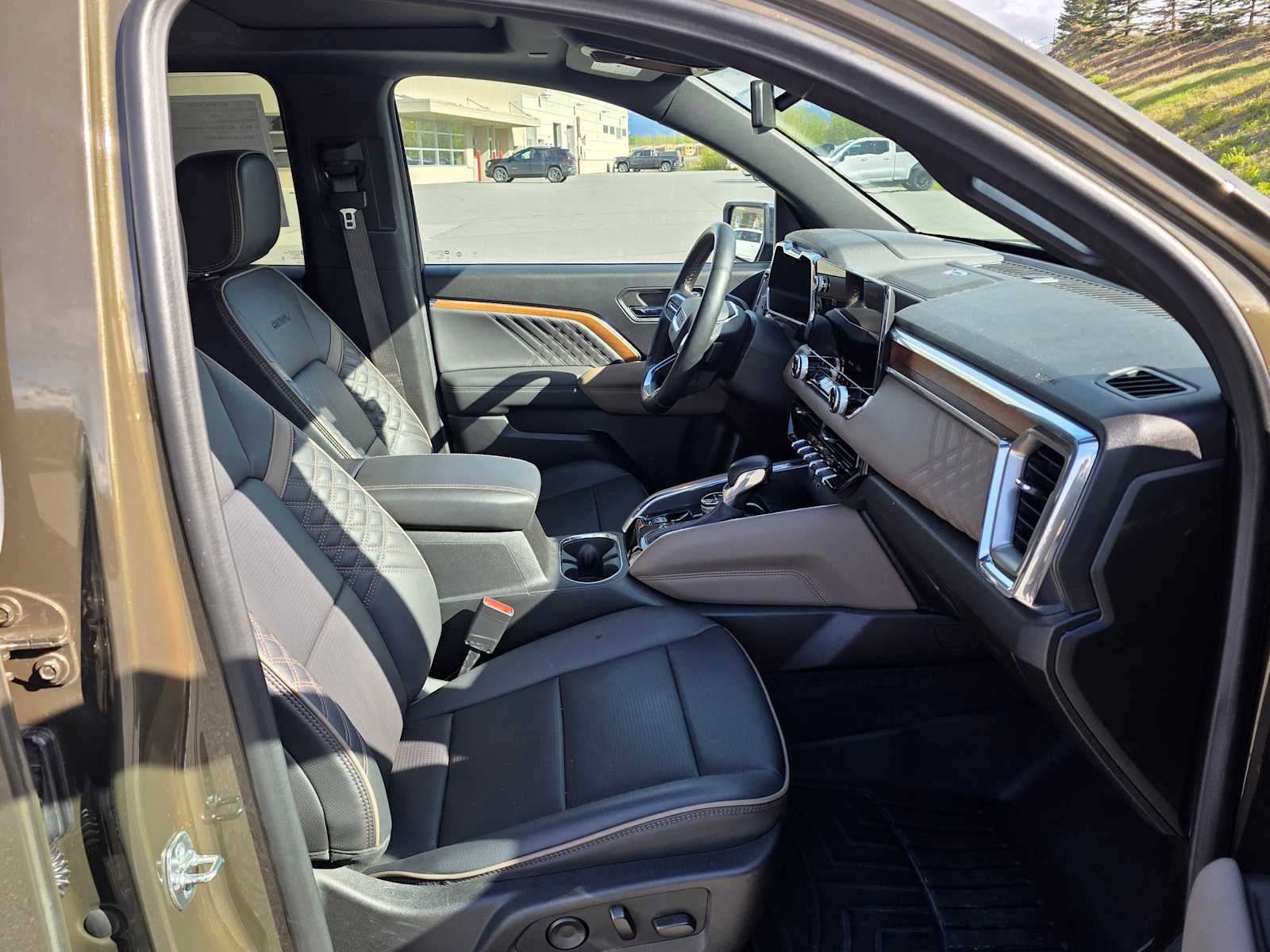 2024 GMC Canyon Denali