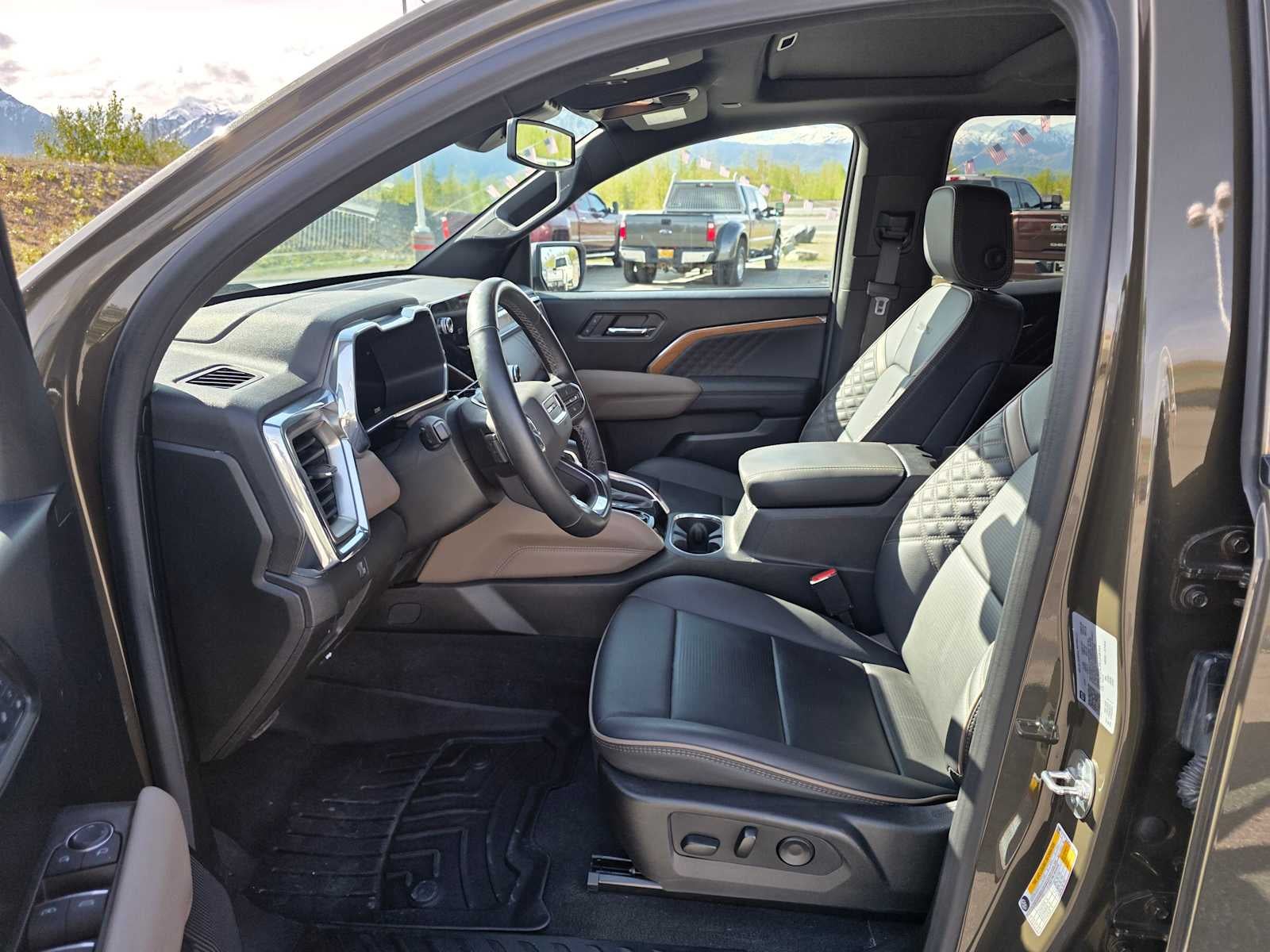 2024 GMC Canyon Denali
