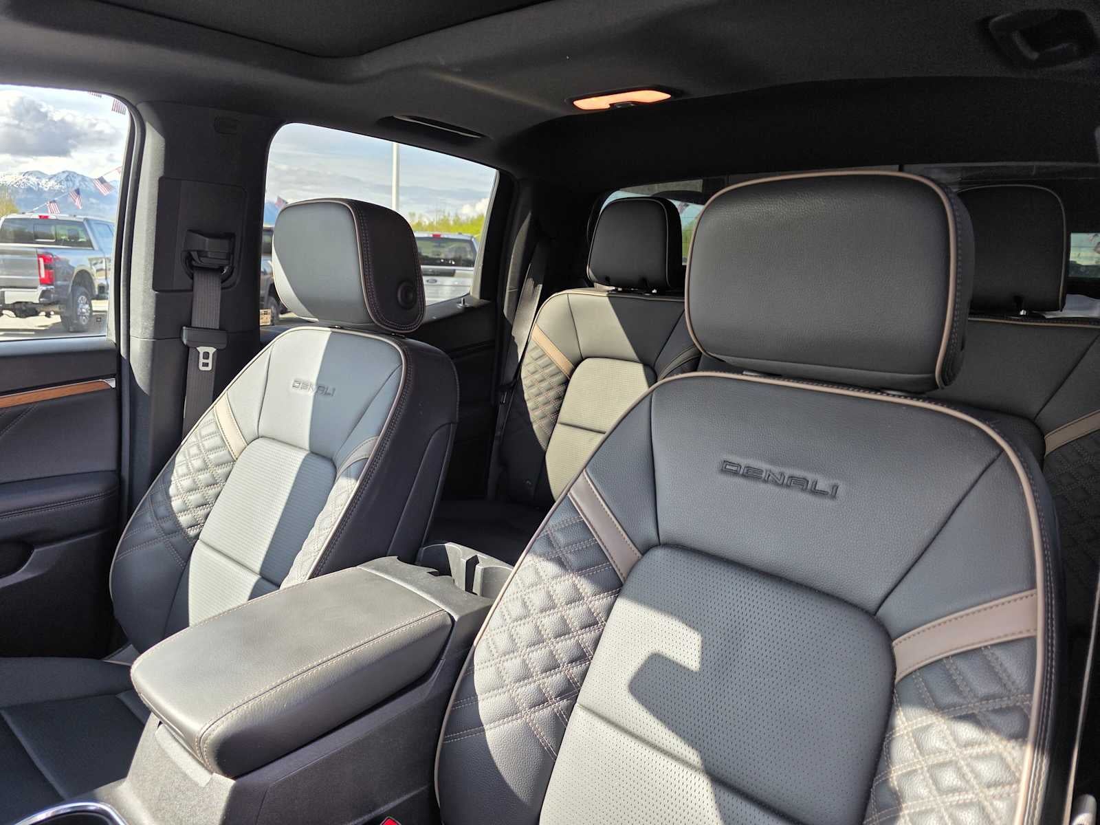 2024 GMC Canyon Denali
