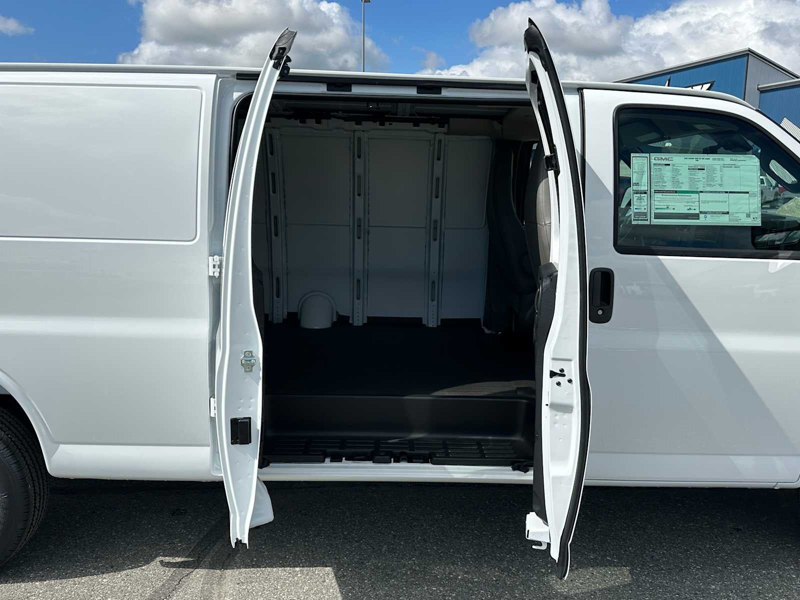 2025 GMC Savana Cargo 3500 Work Van
