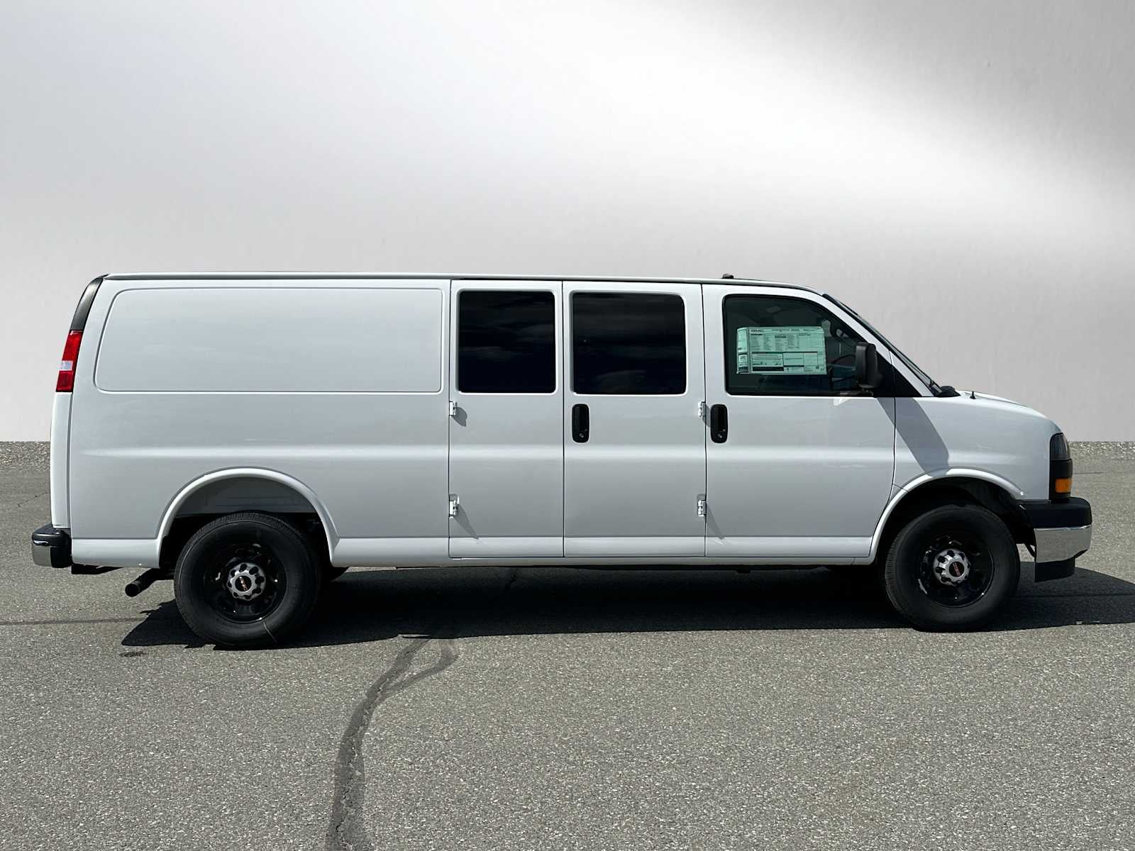 2025 GMC Savana Cargo 3500 Work Van