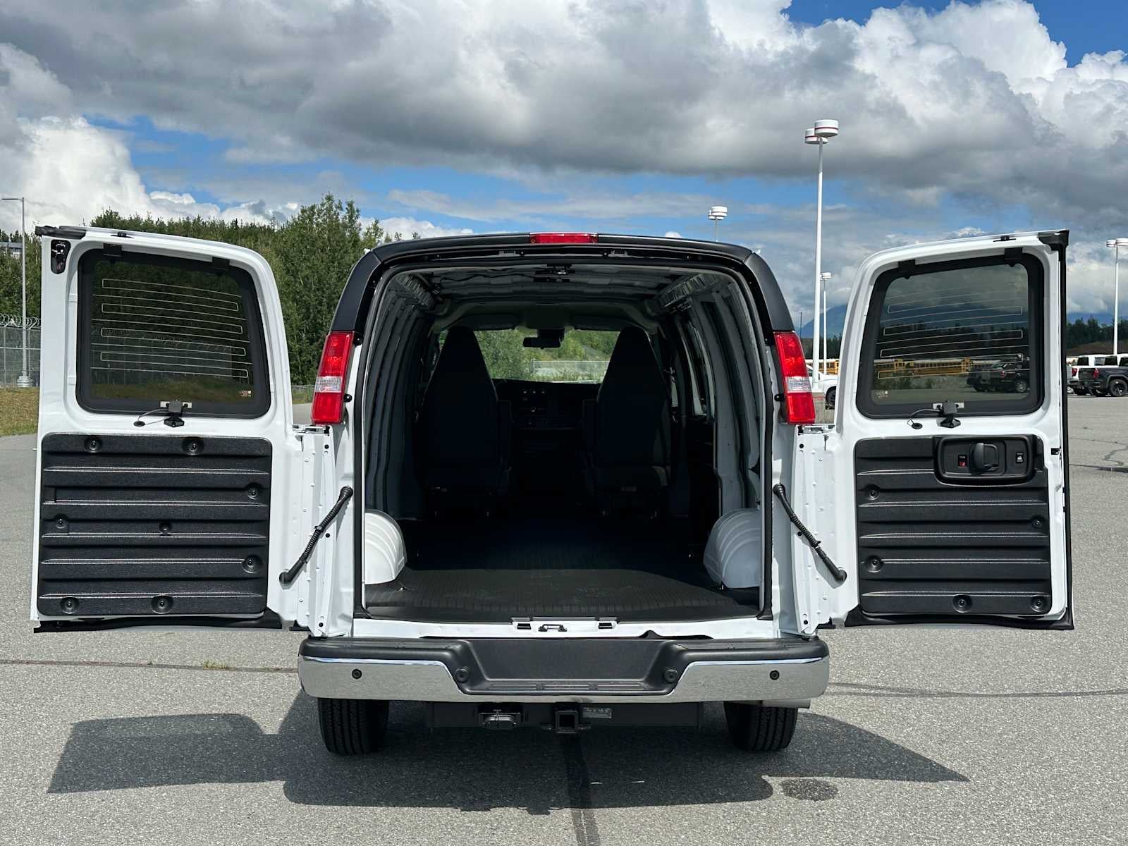 2025 GMC Savana Cargo 3500 Work Van