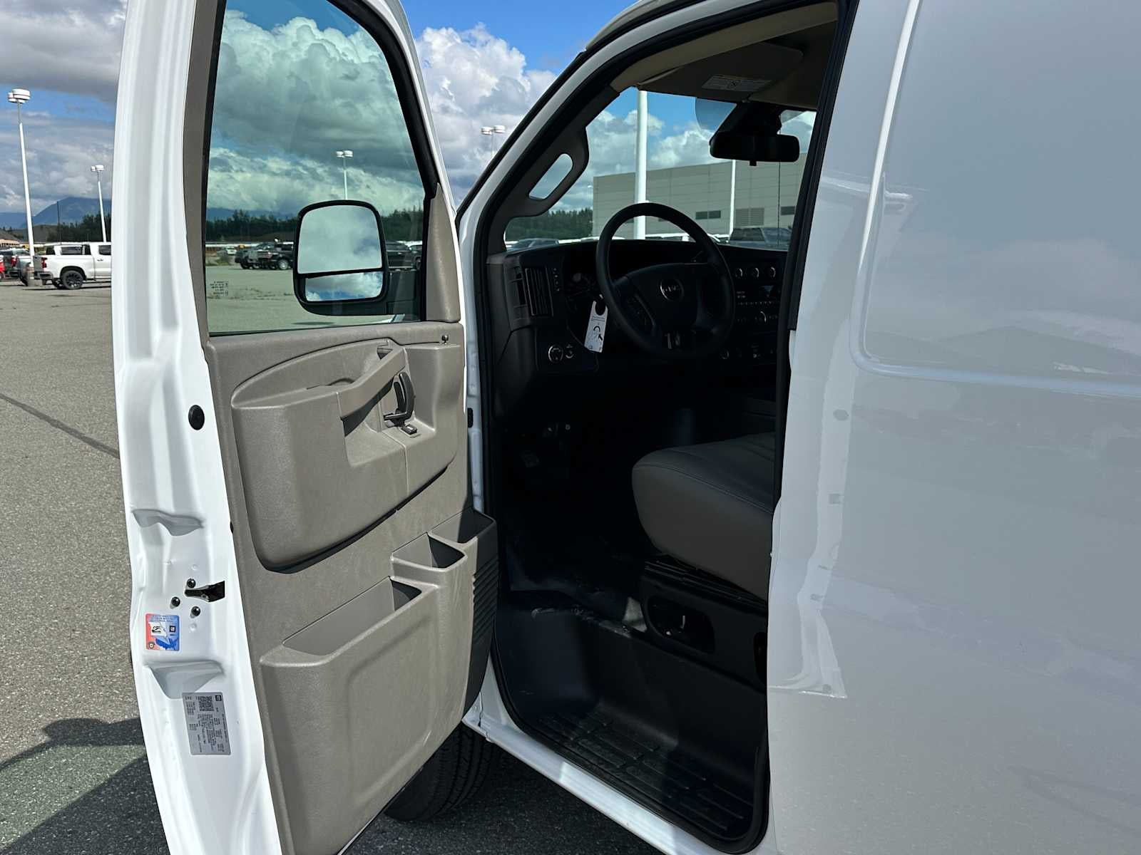 2025 GMC Savana Cargo 3500 Work Van