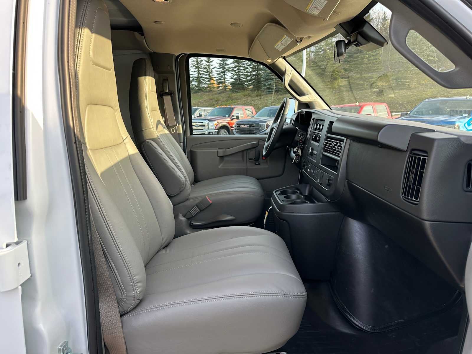 2025 GMC Savana Cargo 3500 Work Van