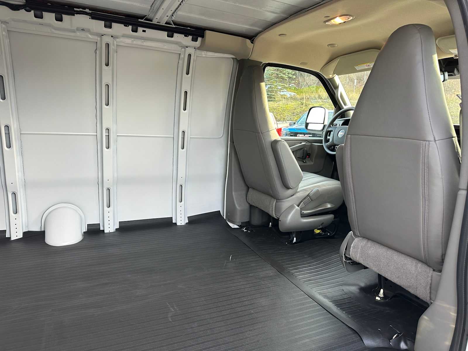 2025 GMC Savana Cargo 3500 Work Van