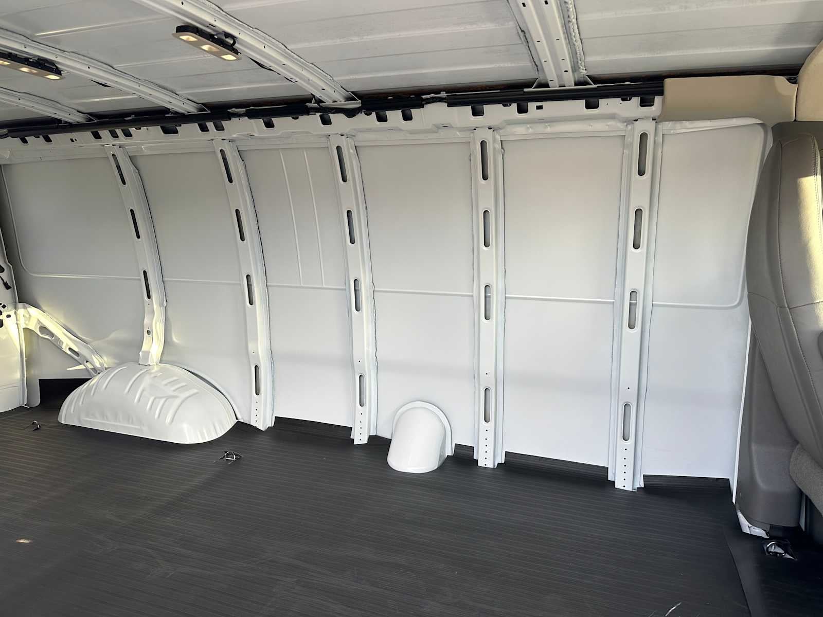 2025 GMC Savana Cargo 3500 Work Van