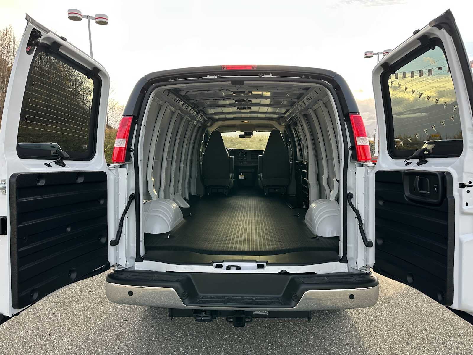 2025 GMC Savana Cargo 3500 Work Van