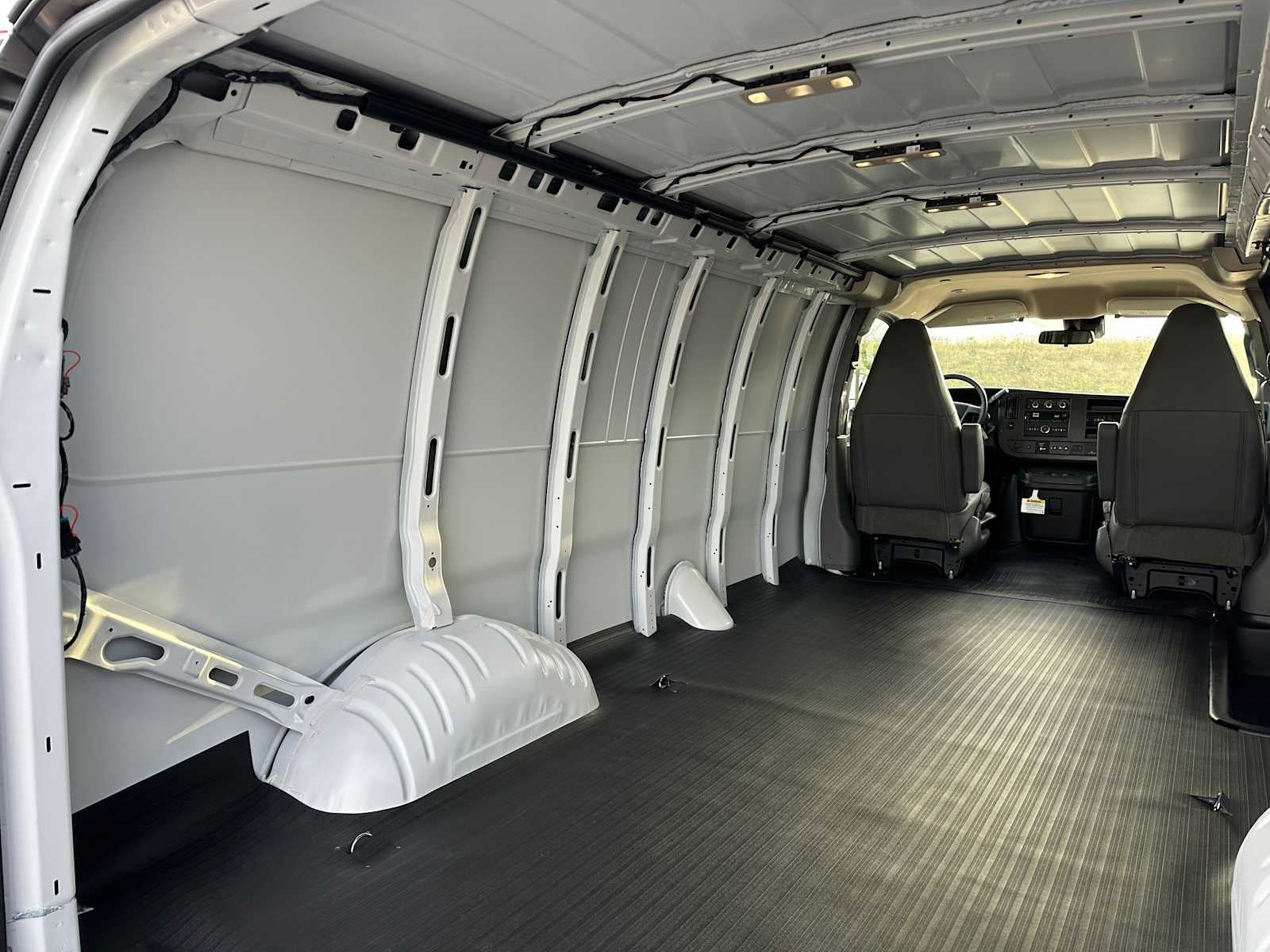 2025 GMC Savana Cargo 3500 Work Van