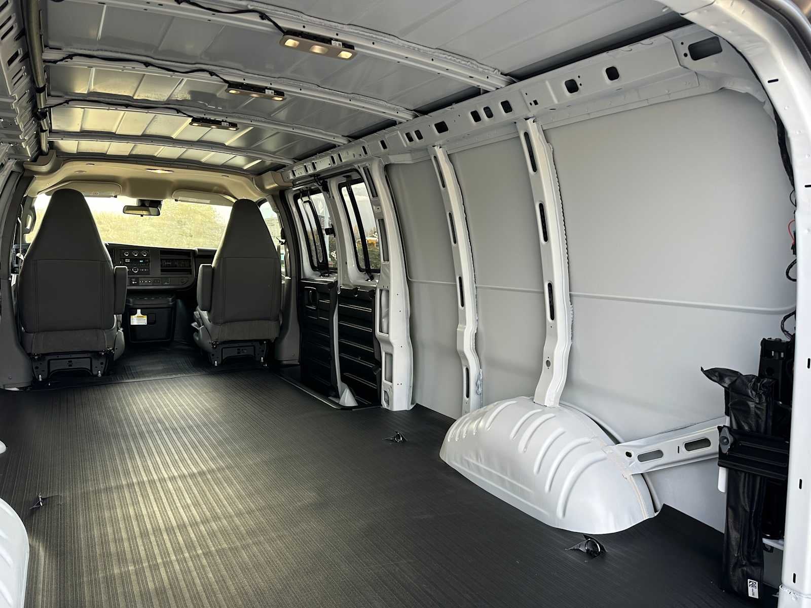 2025 GMC Savana Cargo 3500 Work Van