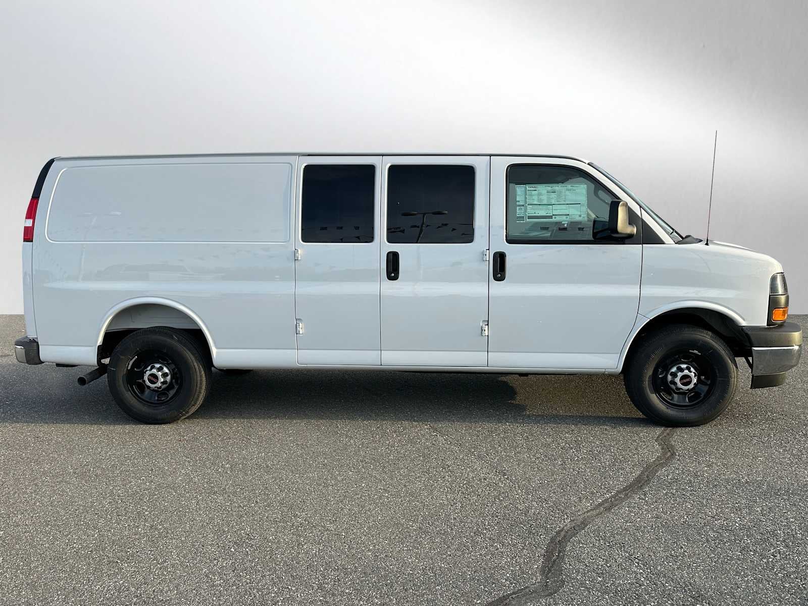 2025 GMC Savana Cargo 3500 Work Van