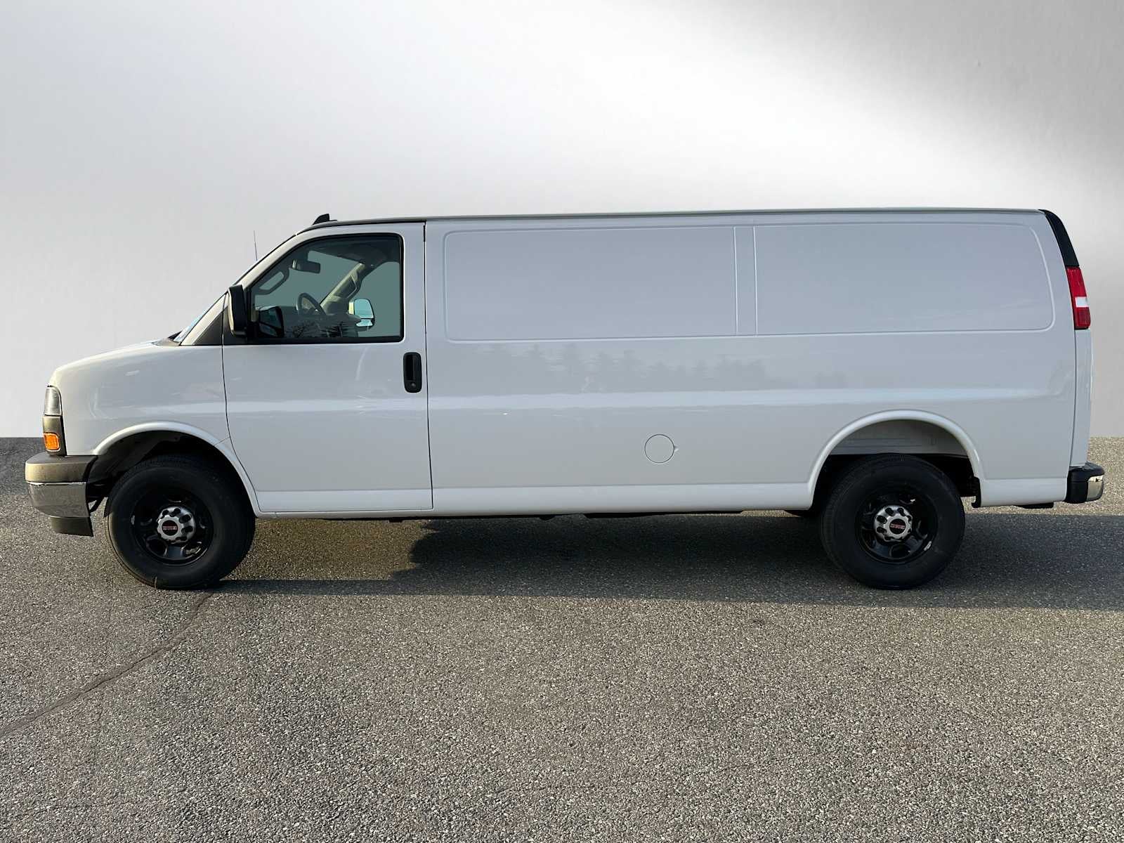 2025 GMC Savana Cargo 3500 Work Van